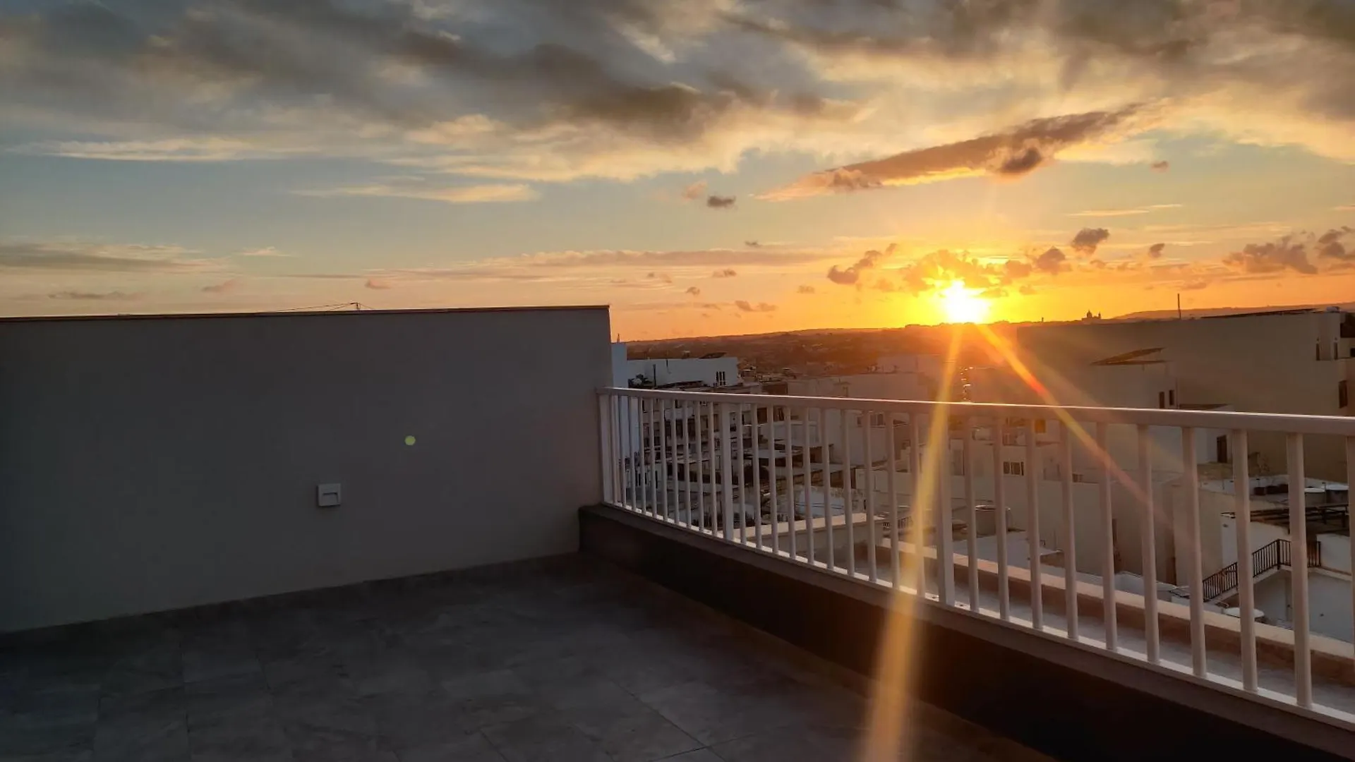 Sea Breeze Duplex Deluxe Penthouse Apartment Marsaskala Malta