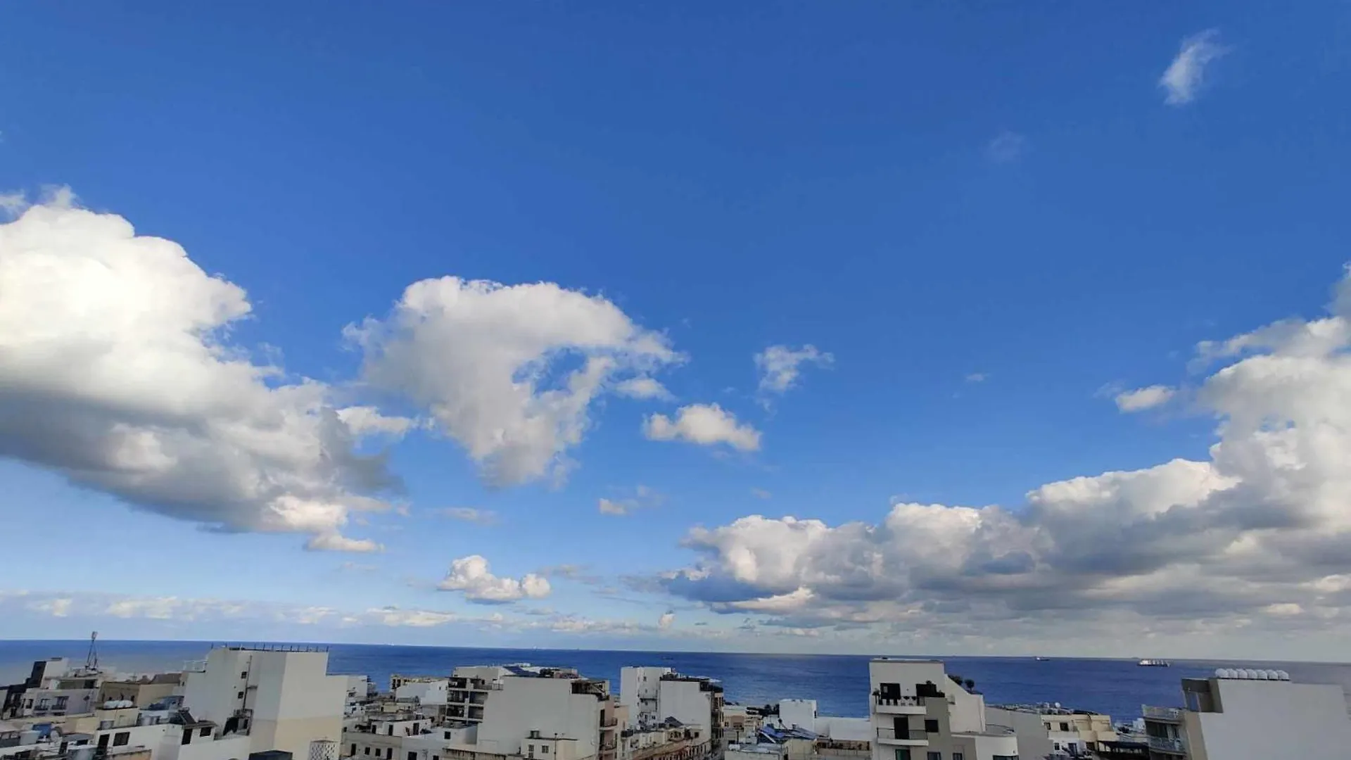 Sea Breeze Duplex Deluxe Penthouse Apartment Marsaskala
